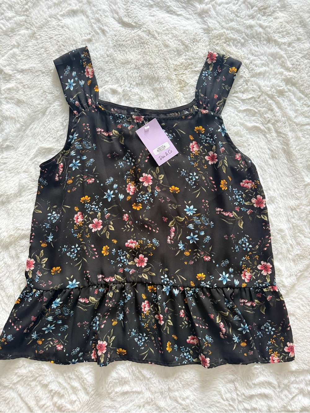 NWT Dia & Co Black Floral Ruffle Hem Tank